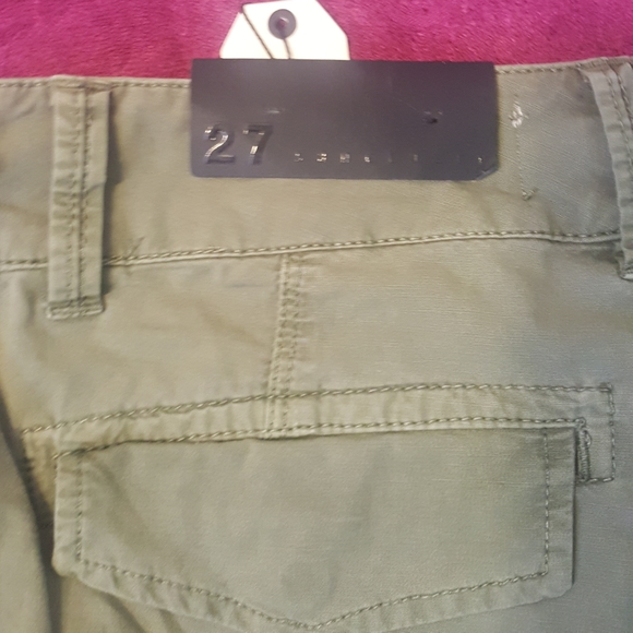 Cargo, style slim fit capris. - Picture 3 of 7